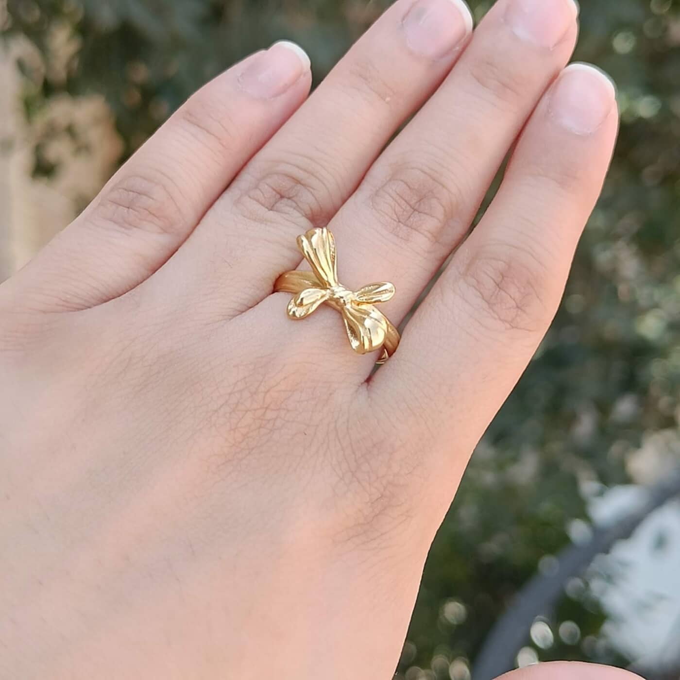 Elegant Gold-Tone Wave Adjustable Ring Elegant Gold-Tone Wave Adjustable Ring