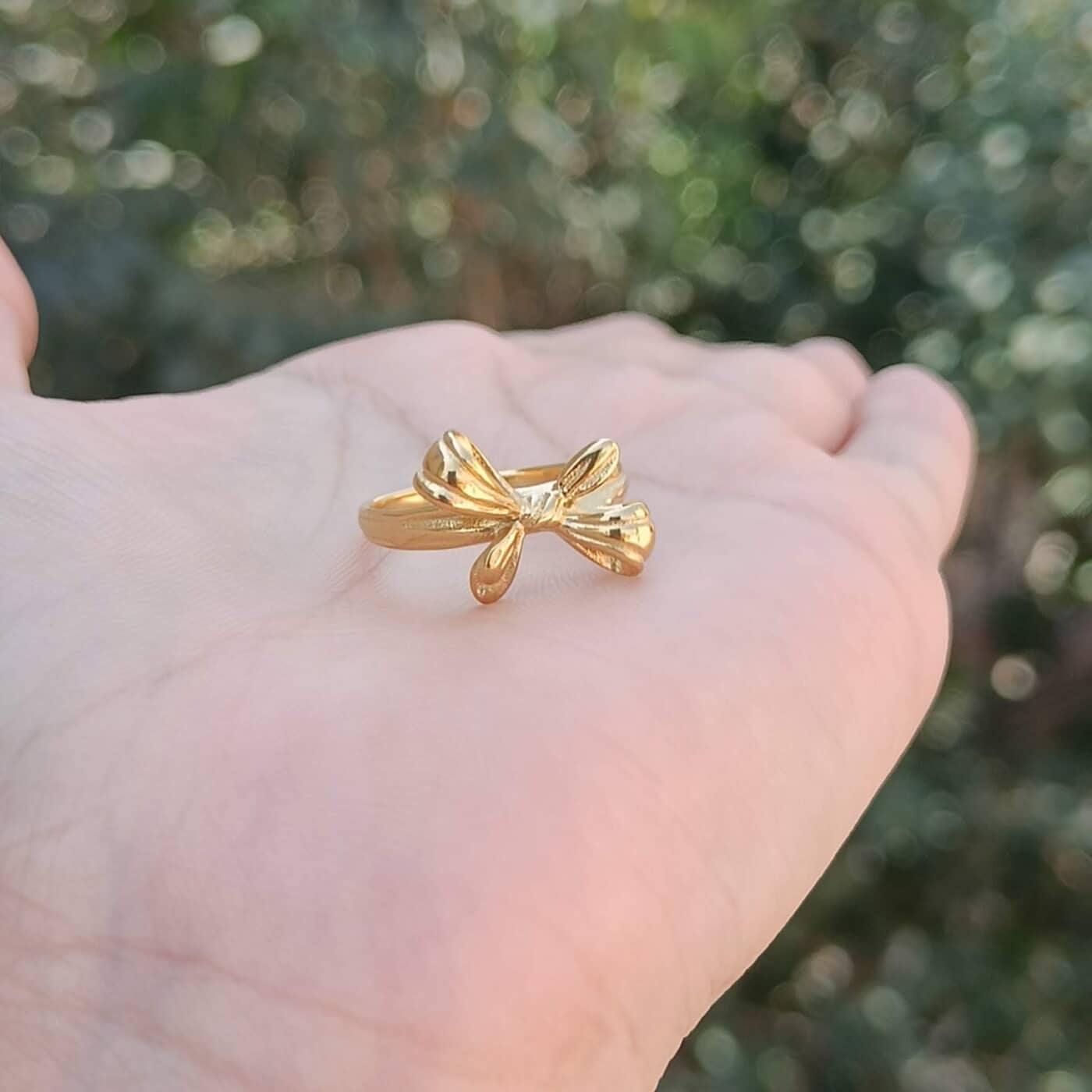 Elegant Gold-Tone Wave Adjustable Ring Elegant Gold-Tone Wave Adjustable Ring