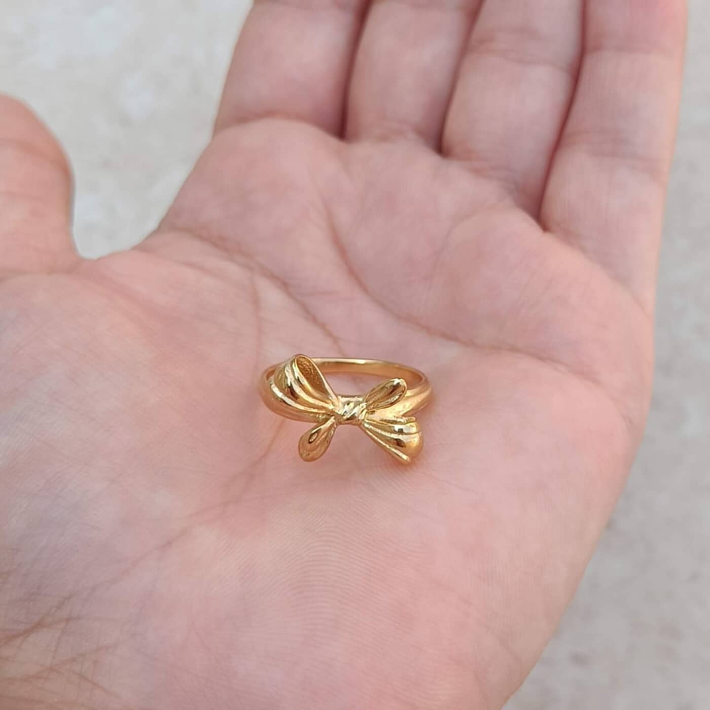 Elegant Gold-Tone Wave Adjustable Ring Elegant Gold-Tone Wave Adjustable Ring