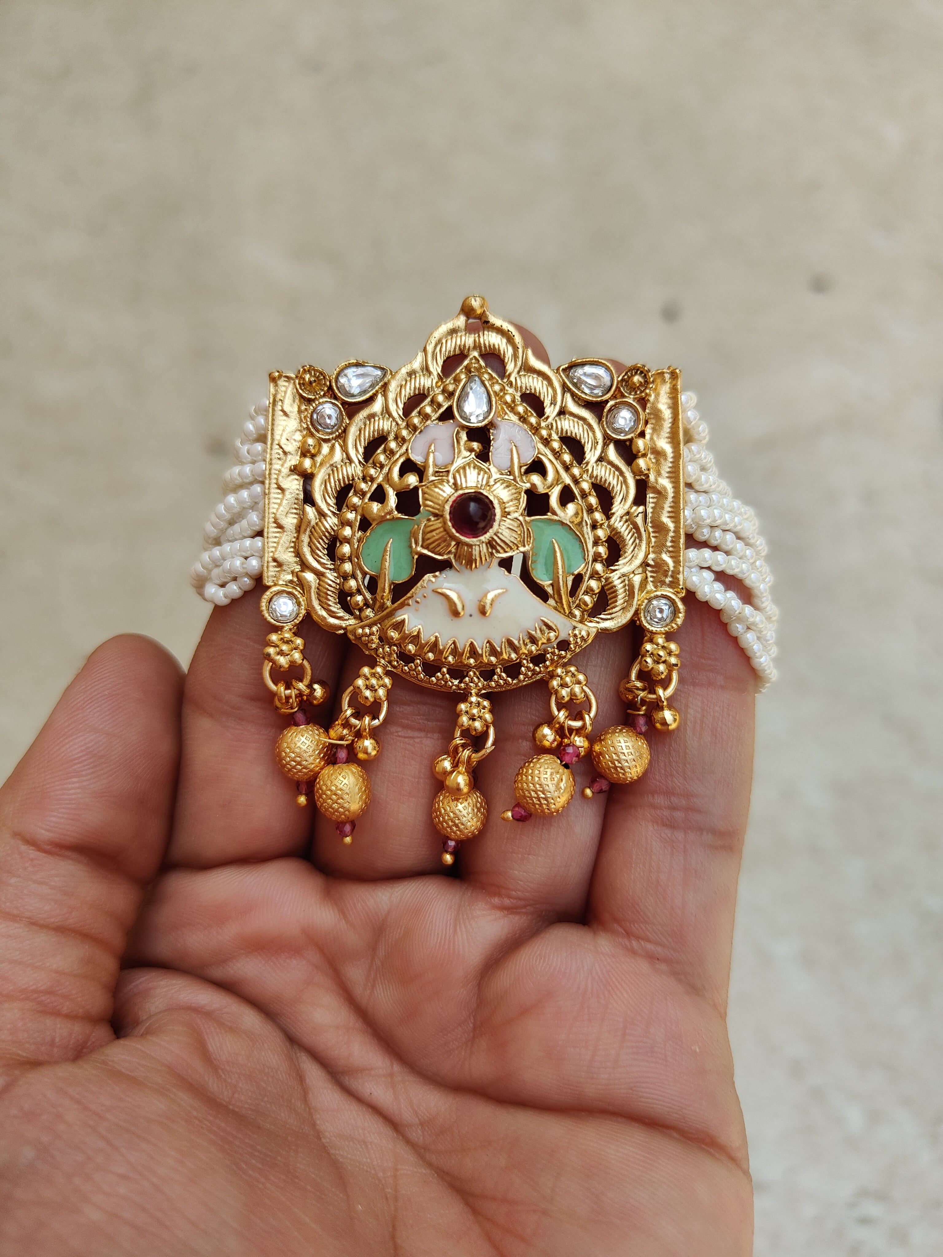 Elegant Rajwadi Choker Set with Pearl and Stone Embellishments Elegant Rajwadi Choker Set with Pearl and Stone Embellishments
