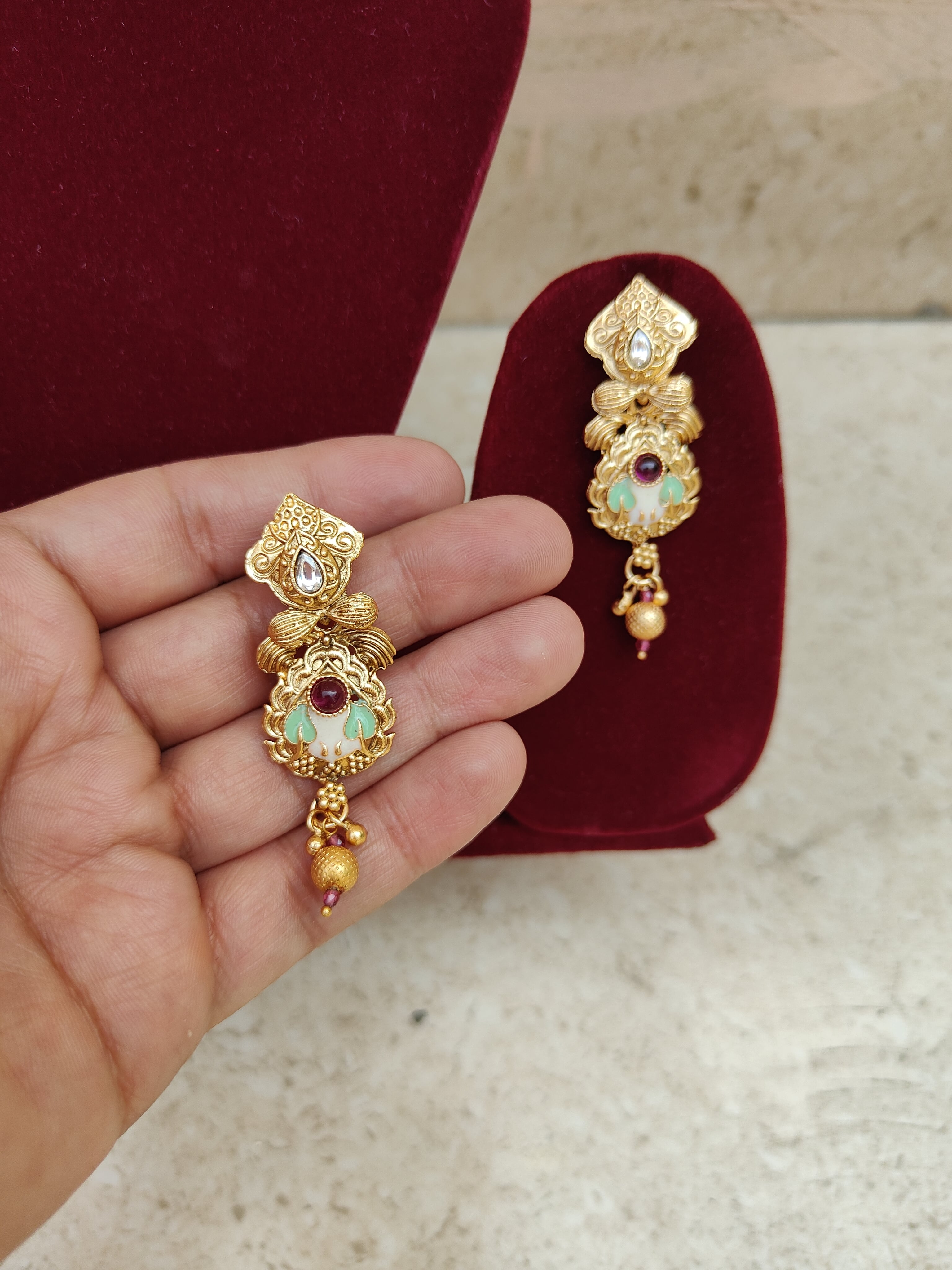 Elegant Rajwadi Choker Set with Pearl and Stone Embellishments Elegant Rajwadi Choker Set with Pearl and Stone Embellishments